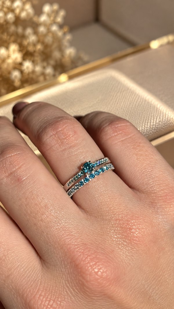 Aliança 2mm Cravejada ( Azul ) - Prata 950, imagem 2