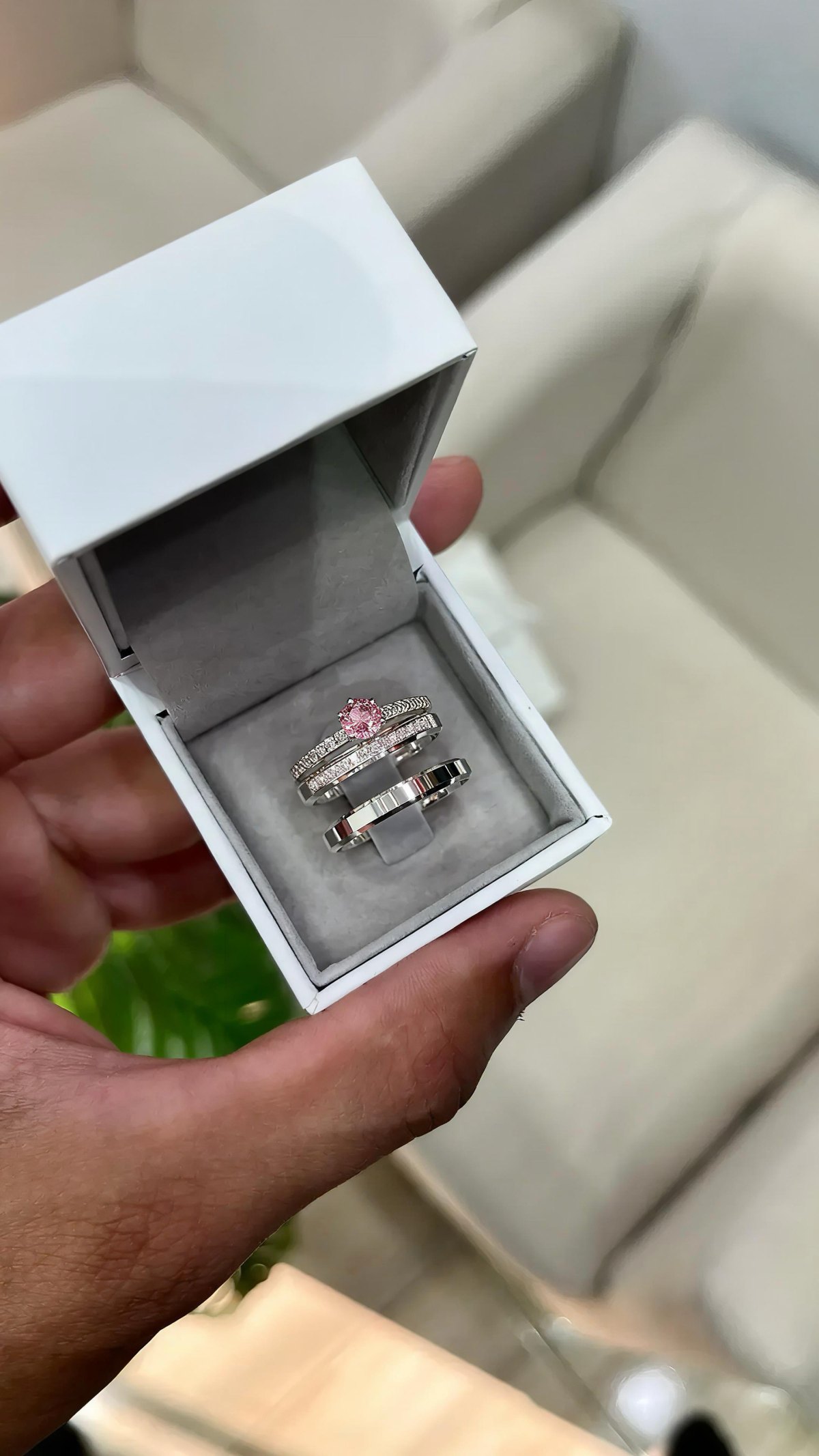Par de Alianças Chanfradas 3mm com Cravação Rosa - Prata 950
